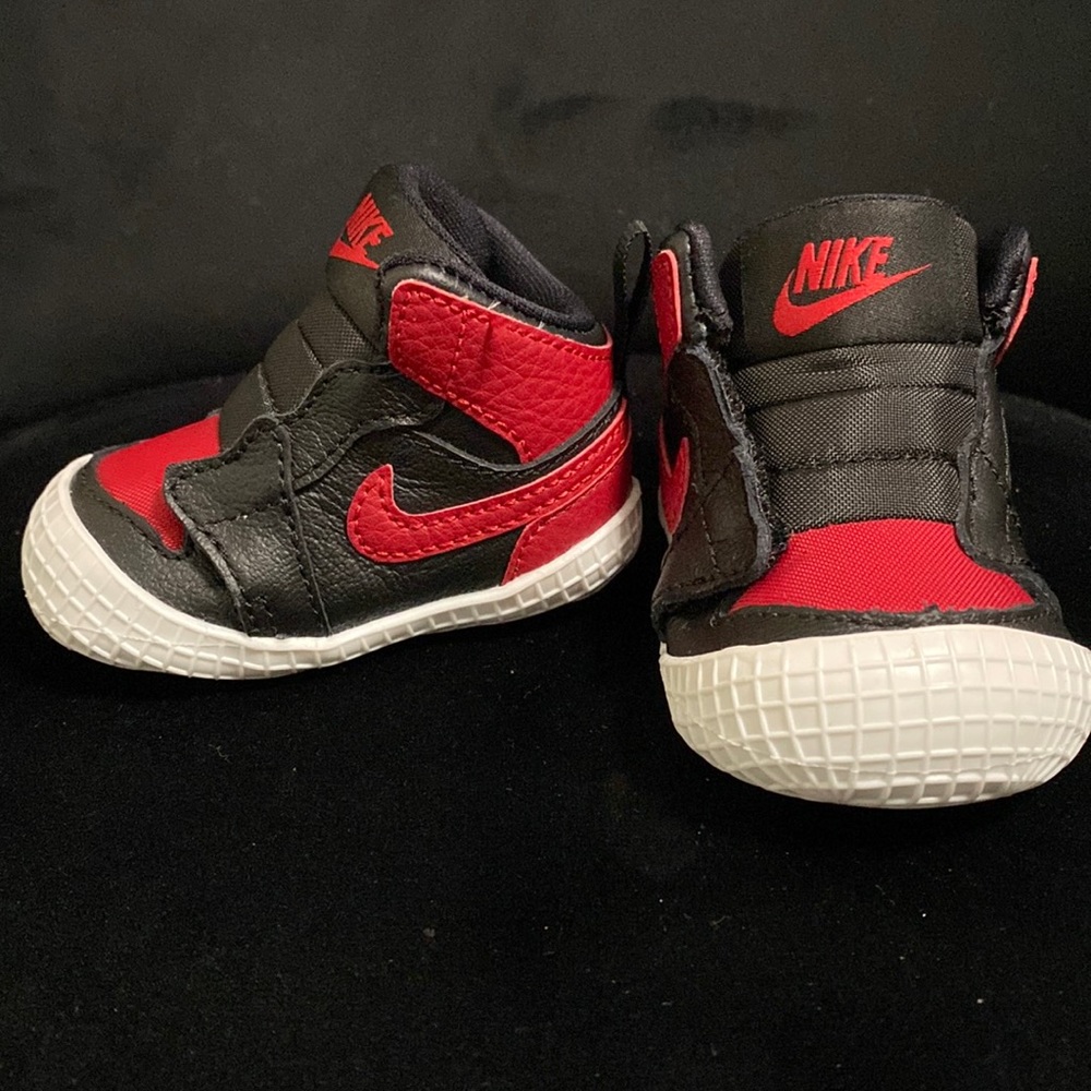 baby nikes 1c